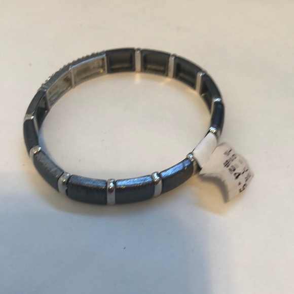 😃 Bundle 3 😃 for $20! Silver & Pewter Stretch Bracelet w/ crystal Beads - Picture 3 of 4